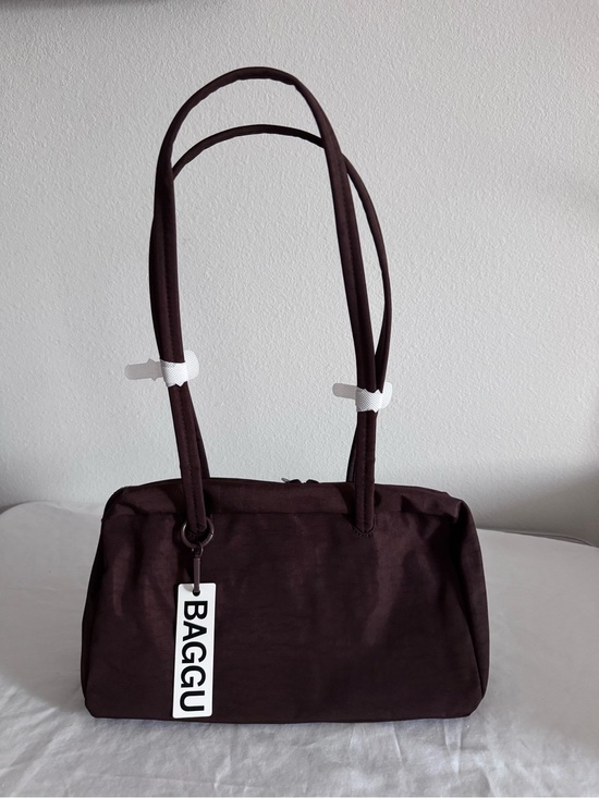 BAGGU Handbags - NWT Baggu Nylon Bowler Bag Coffee